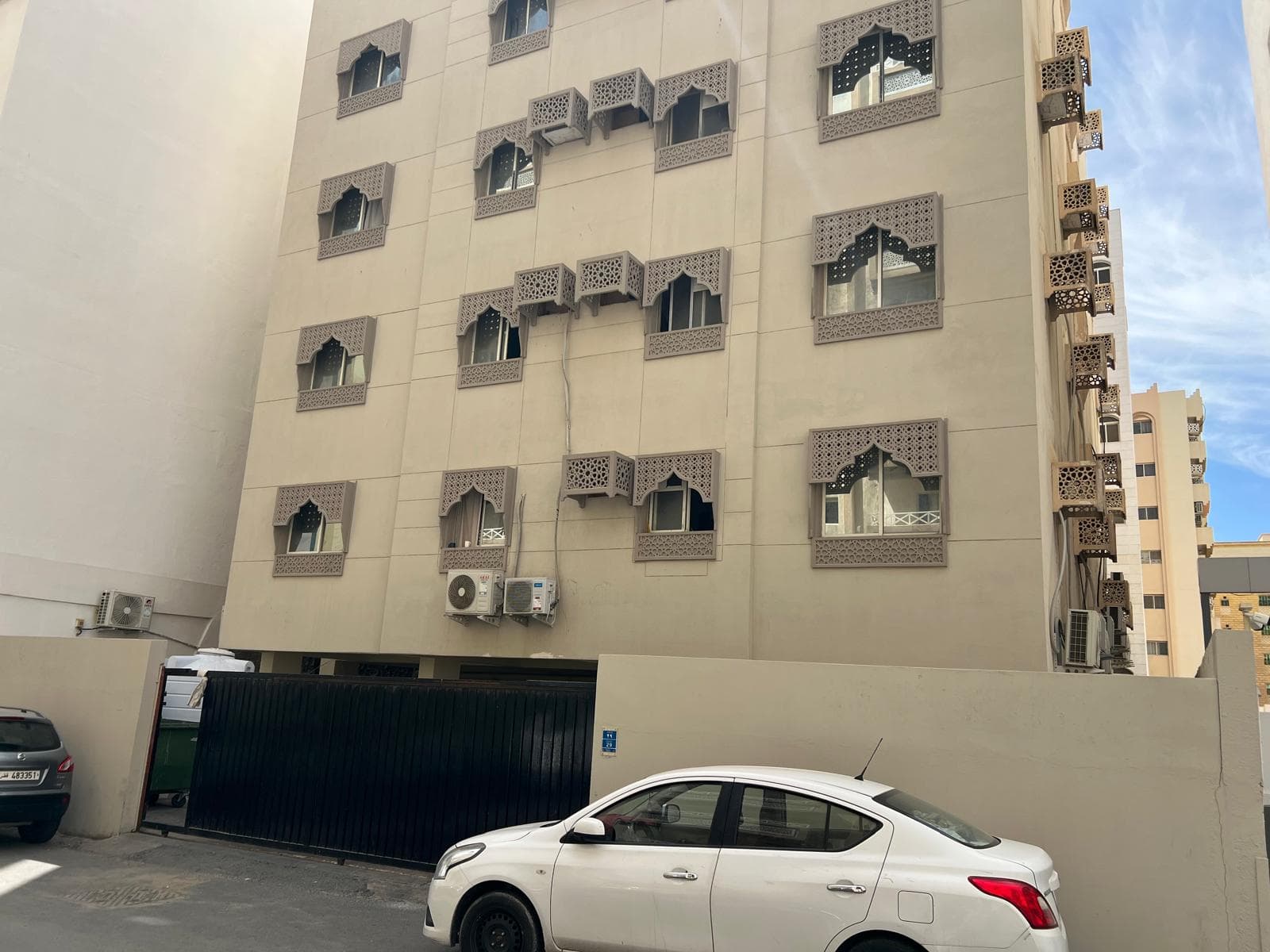 مبنى سكني للبيع