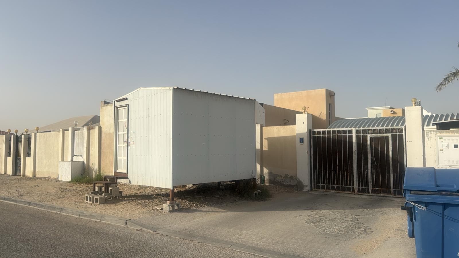 فيلا سكنية 8 غرف نوم للبيع في مبيريك