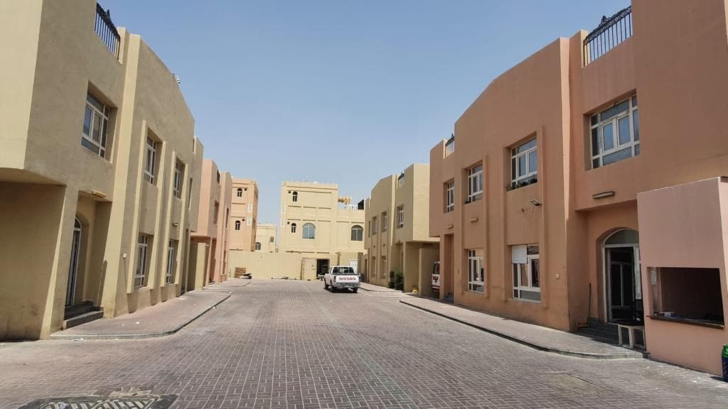 فيلا سكنية 5 غرف نوم للبيع في ام عبيرية