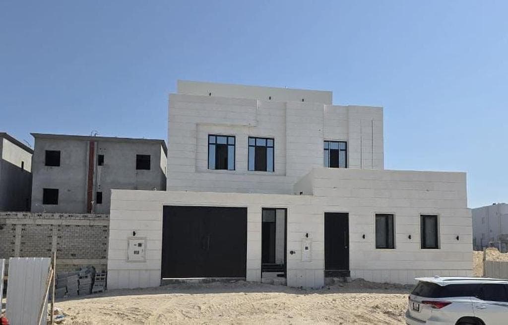 فيلا سكنية 7 غرف نوم للبيع في العب