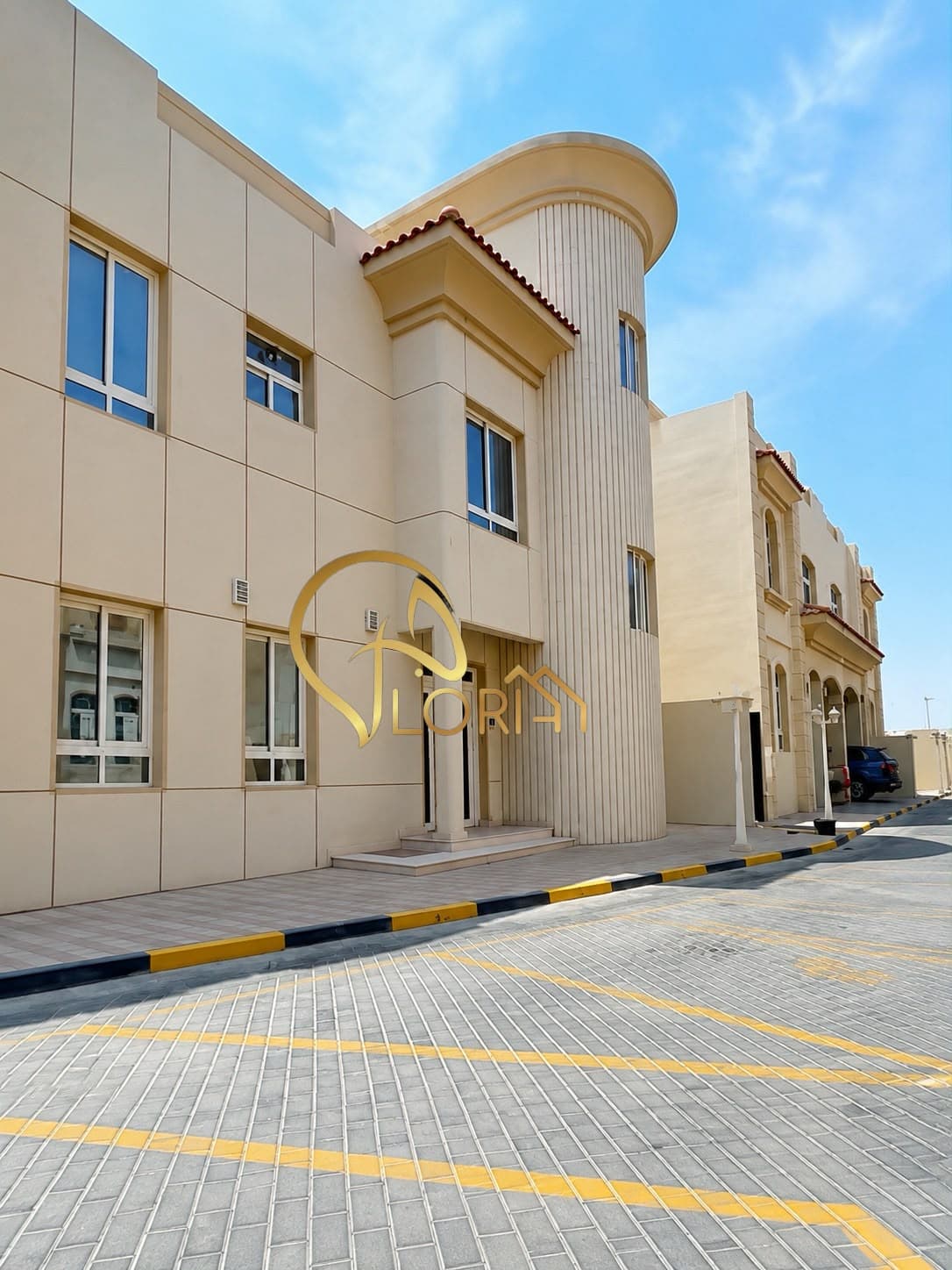 فيلا في مجمّع سكني 4 غرف نوم للبيع