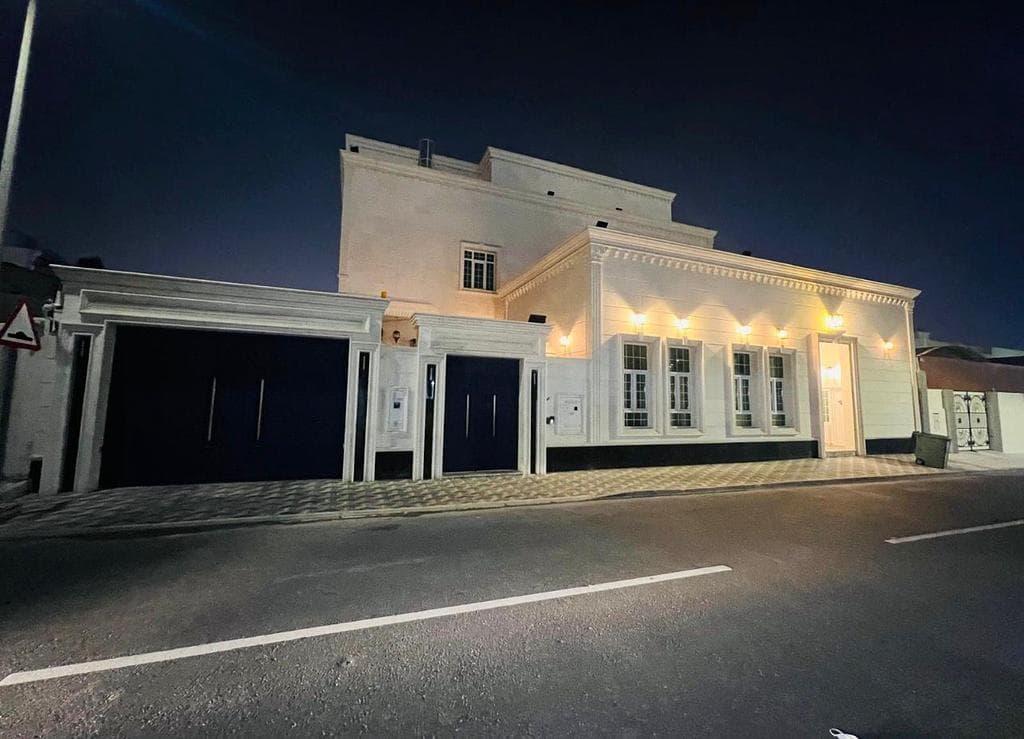 8 Bedroom Residential Villa for Sale in Al Hilal