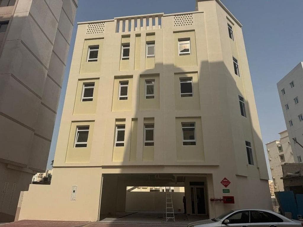 مبنى سكني للبيع في فريج بن محمود
