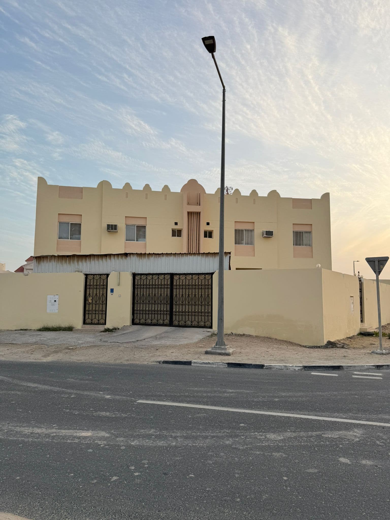 فيلا سكنية 8 غرف نوم للبيع في الخور