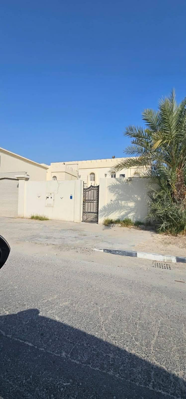 فيلا سكنية 8 غرف نوم للبيع في معيذر