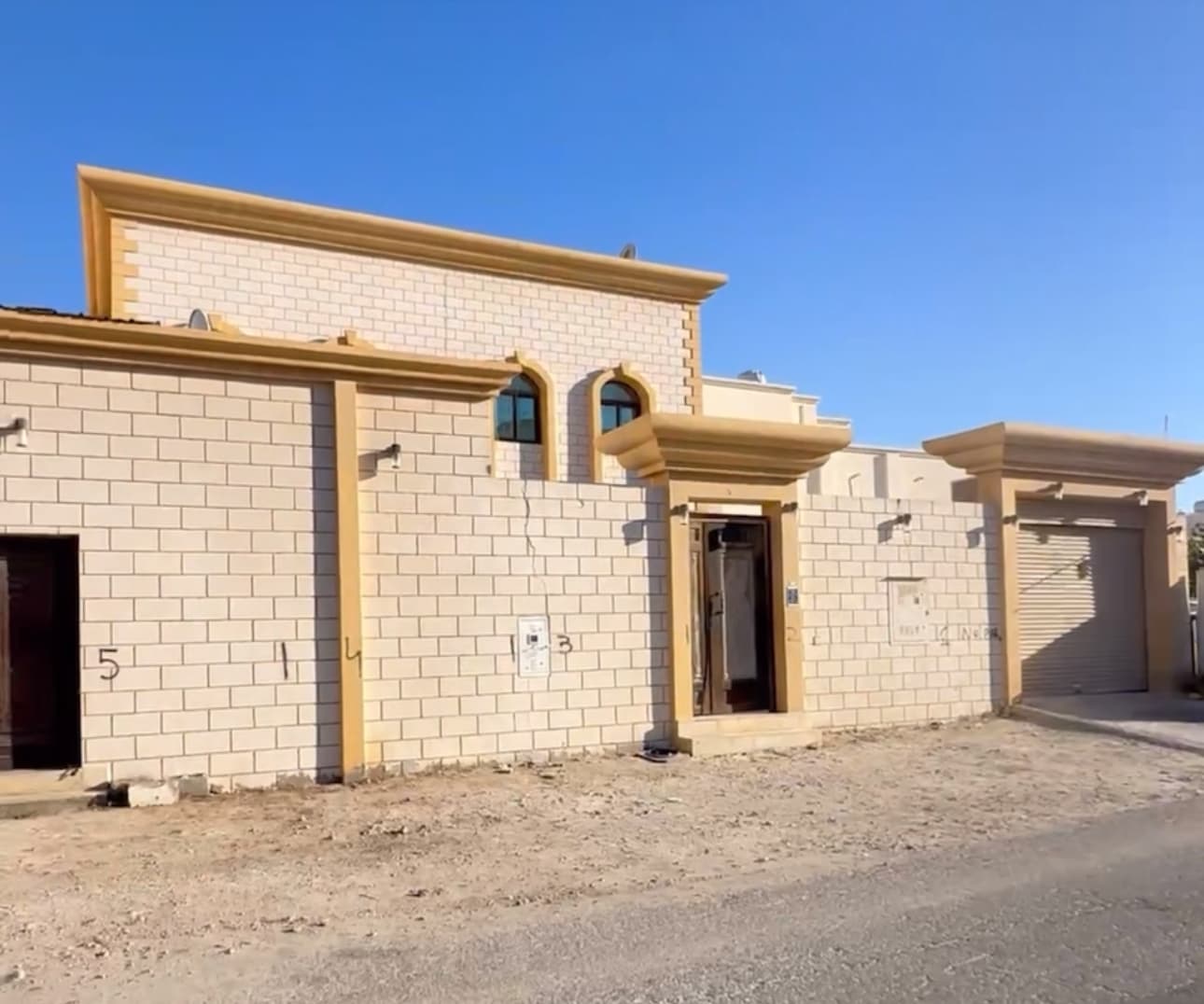 فيلا سكنية 6 غرف نوم للبيع