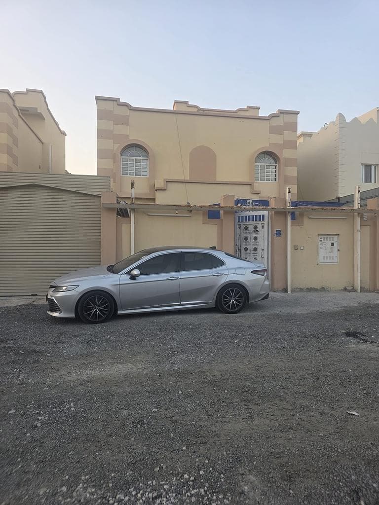 فيلا سكنية 7 غرف نوم للبيع في الوكرة