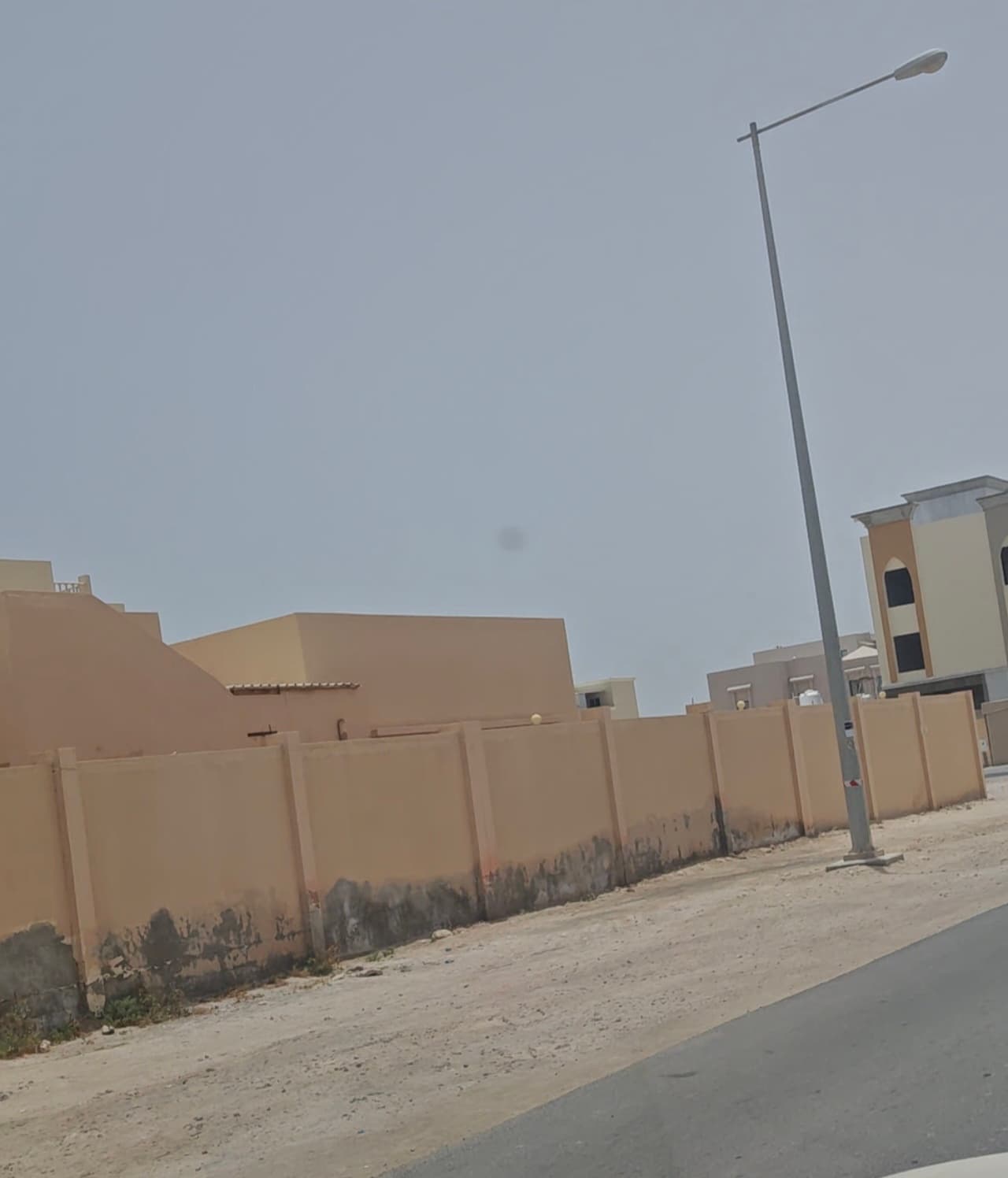 أرض تجارية للبيع