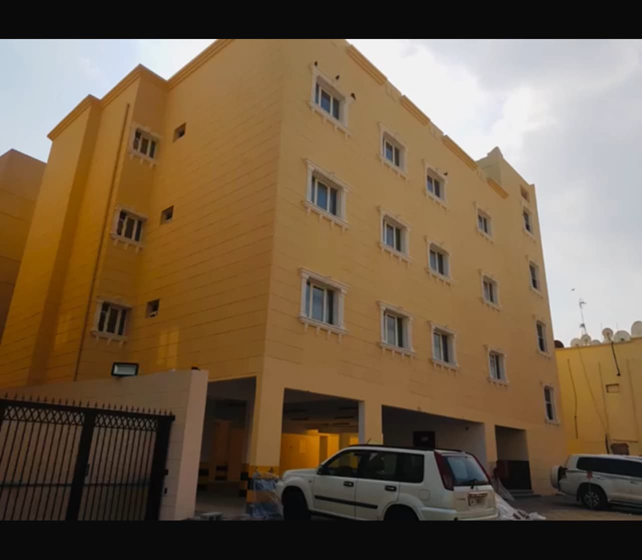 Residential Building for Sale in Old Airport