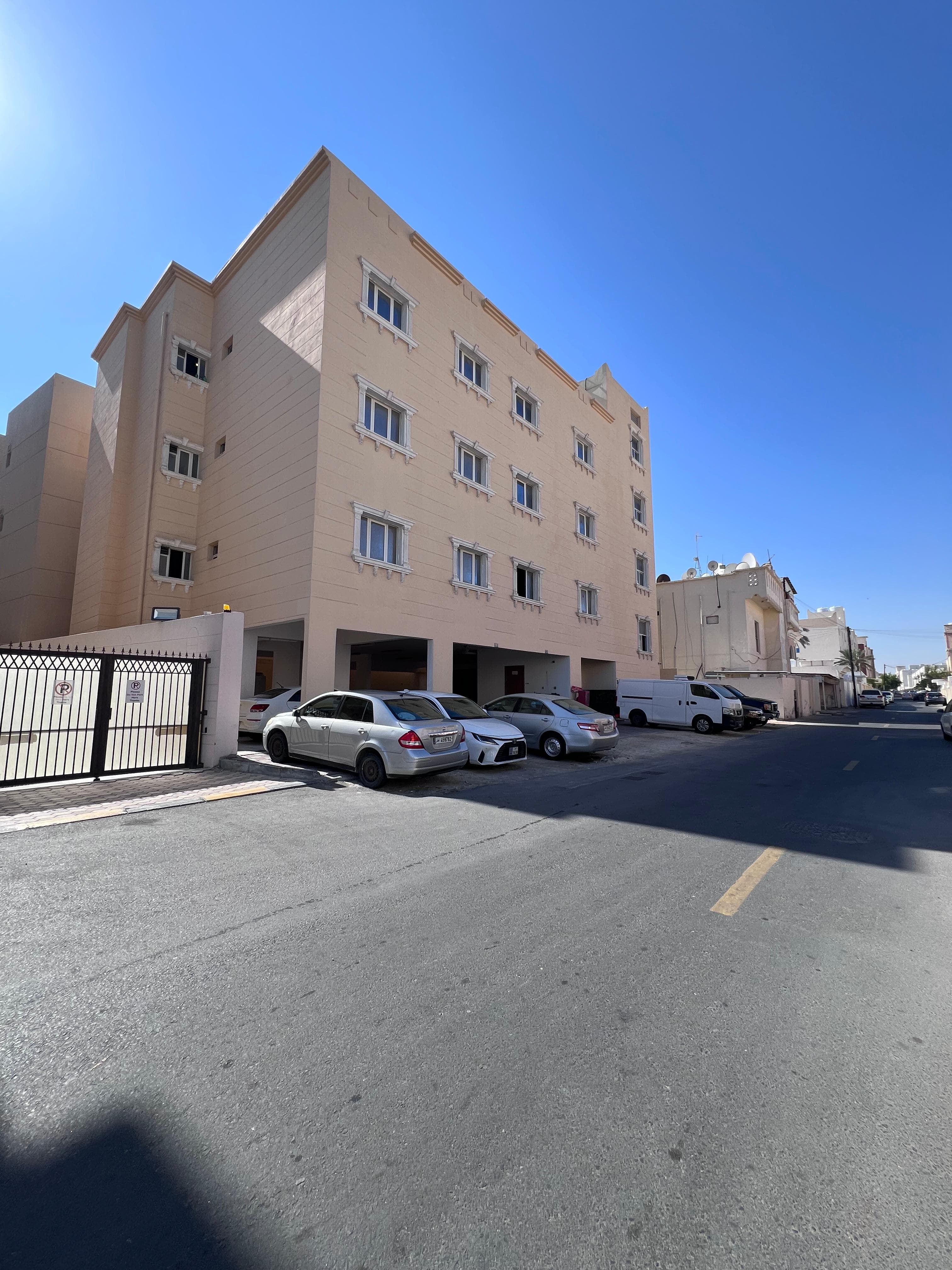 Commercial Building for Sale in Old Airport