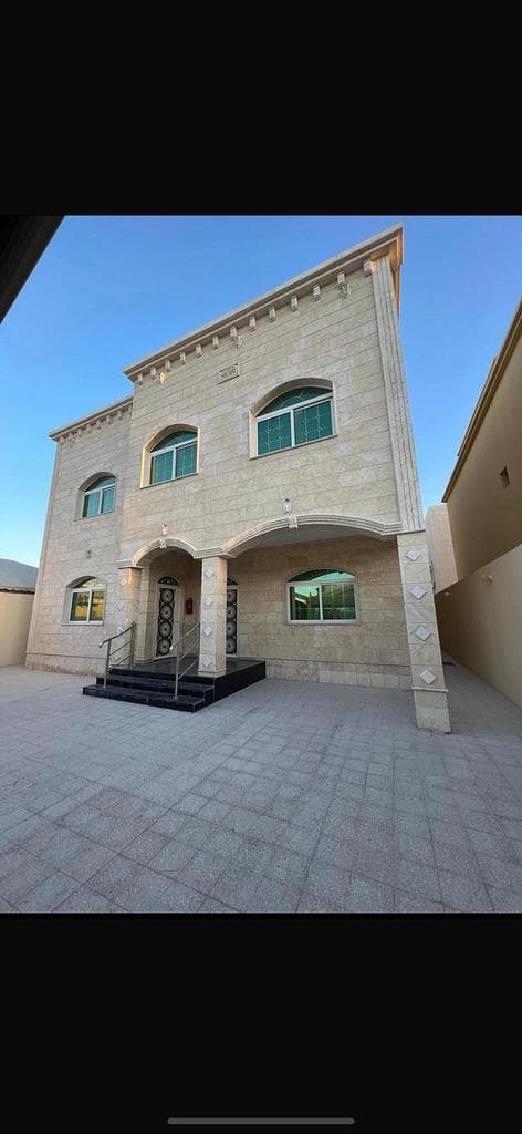فيلا سكنية 5 غرف نوم للبيع في معيذر
