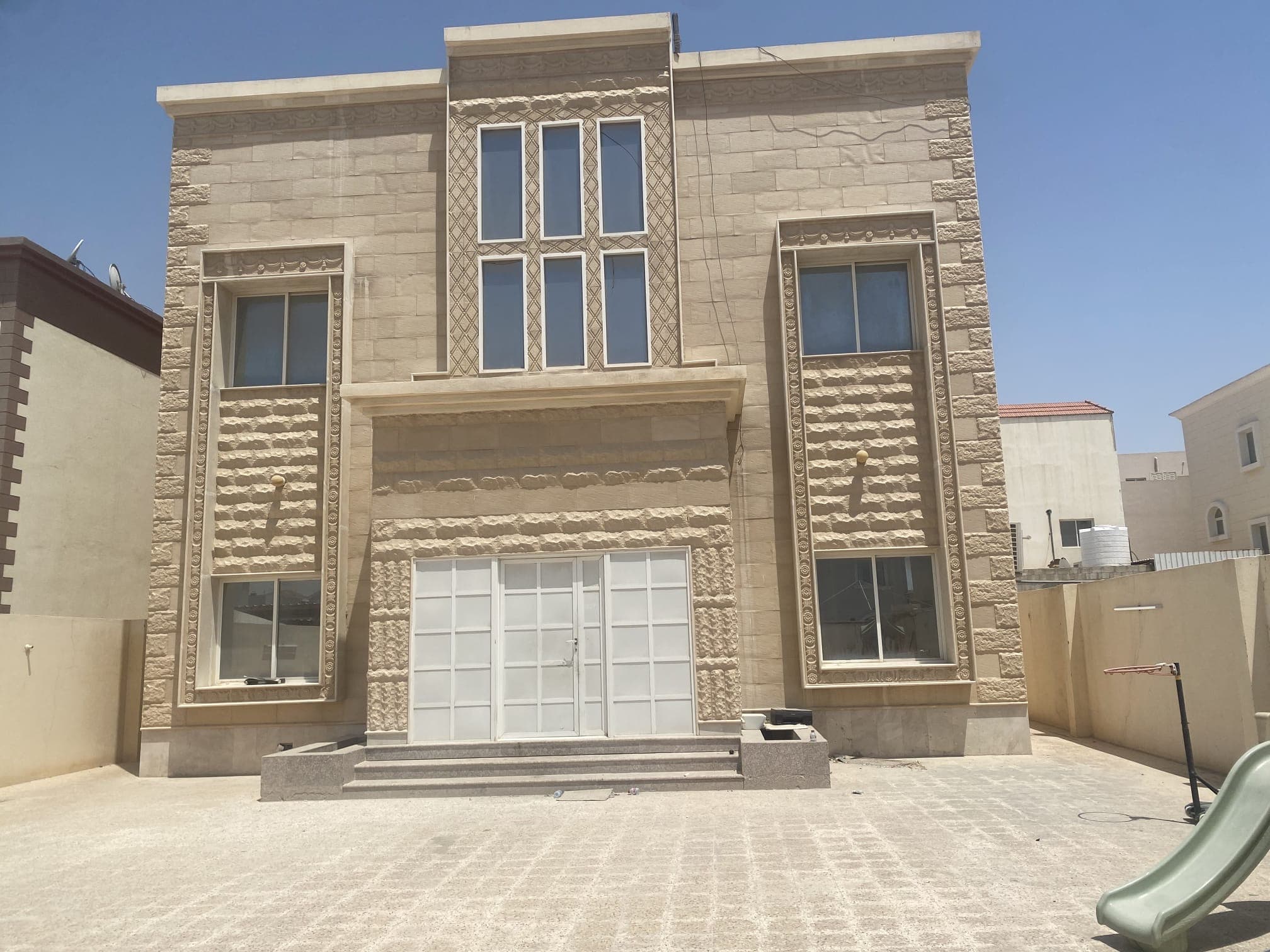 فيلا سكنية 6 غرف نوم للبيع في ام صلال علي