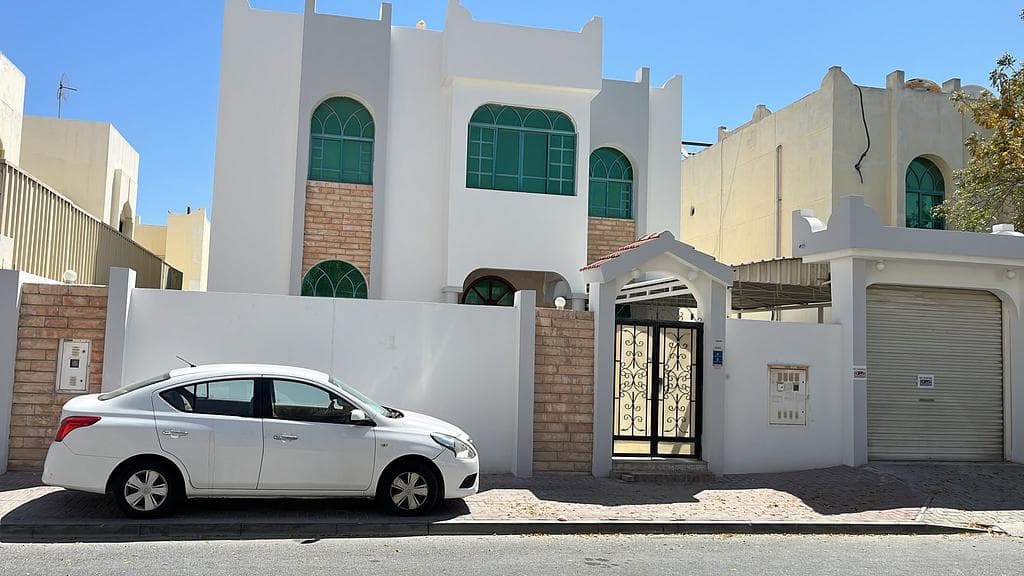 فيلا سكنية 6 غرف نوم للبيع في المطار