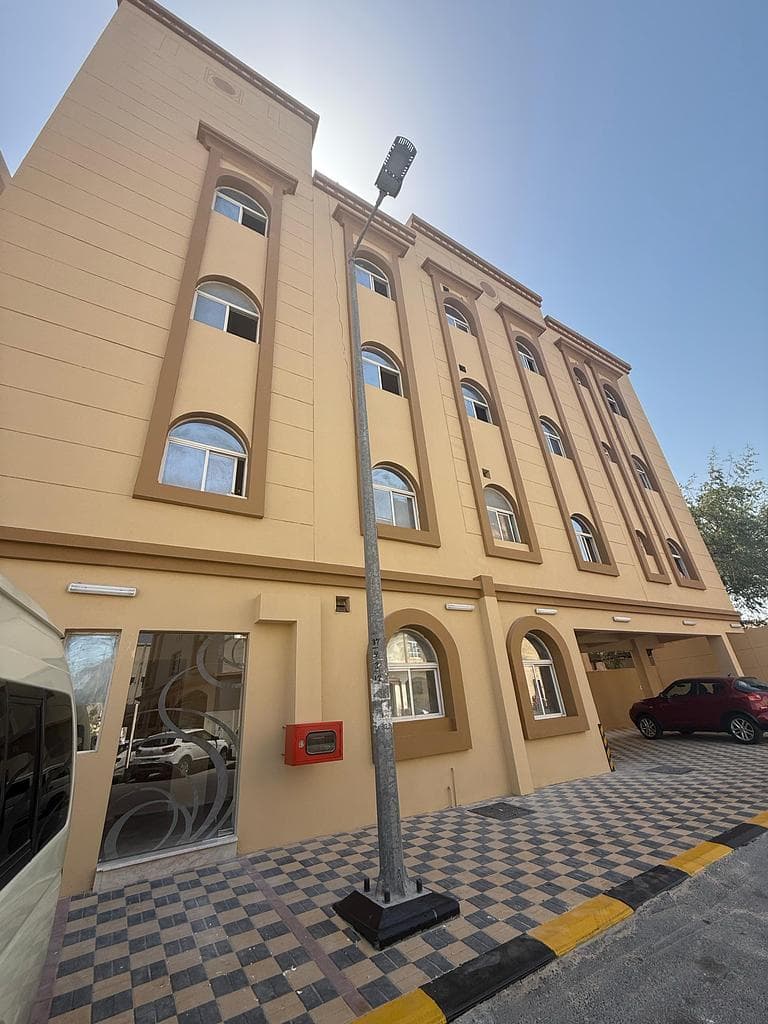 مبنى سكني للبيع في فريج بن عمران
