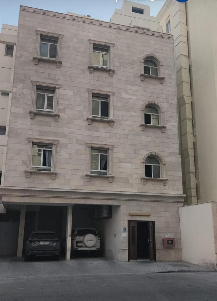مبنى سكني للبيع في فريج بن محمود