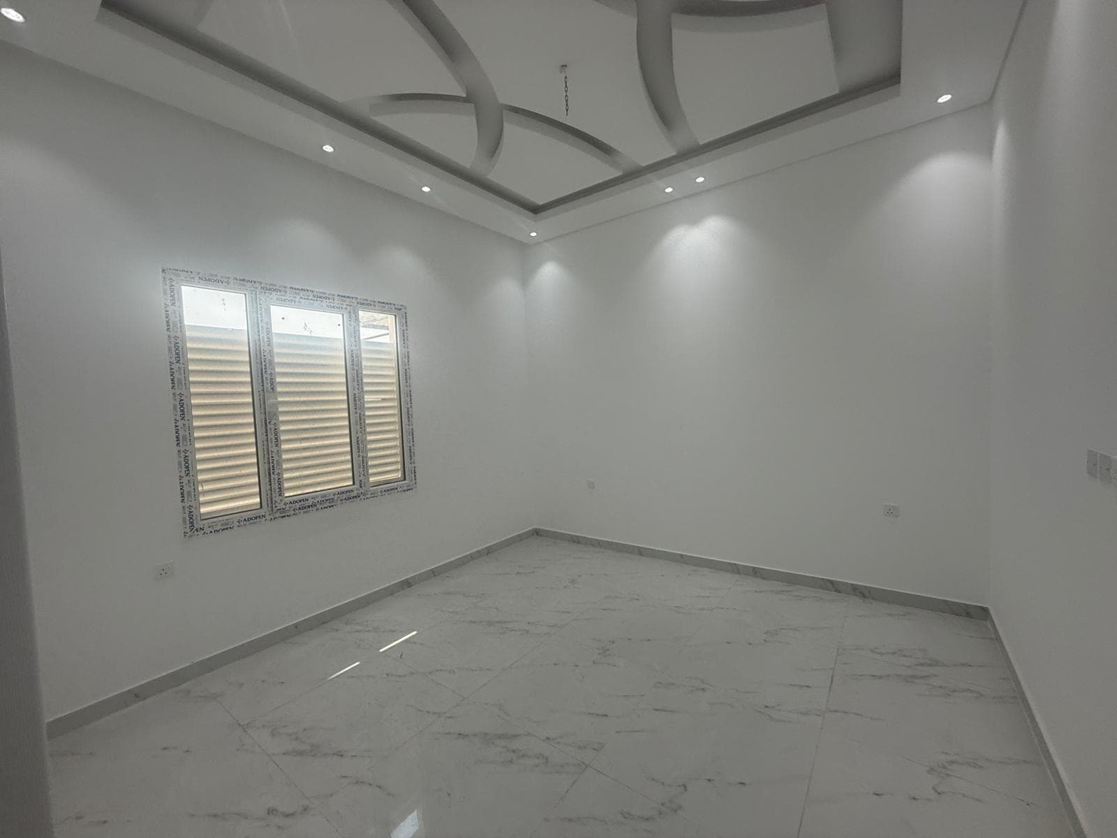 فيلا سكنية 6 غرف نوم للبيع في معيذر