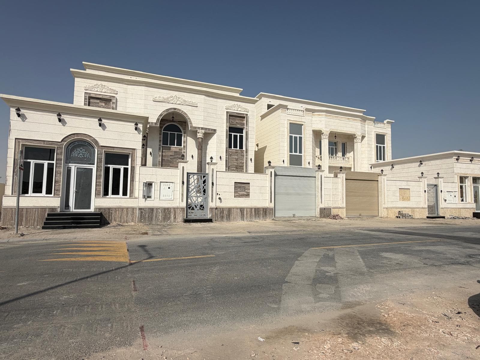 فيلا سكنية 8 غرف نوم للبيع في الريان الجديد