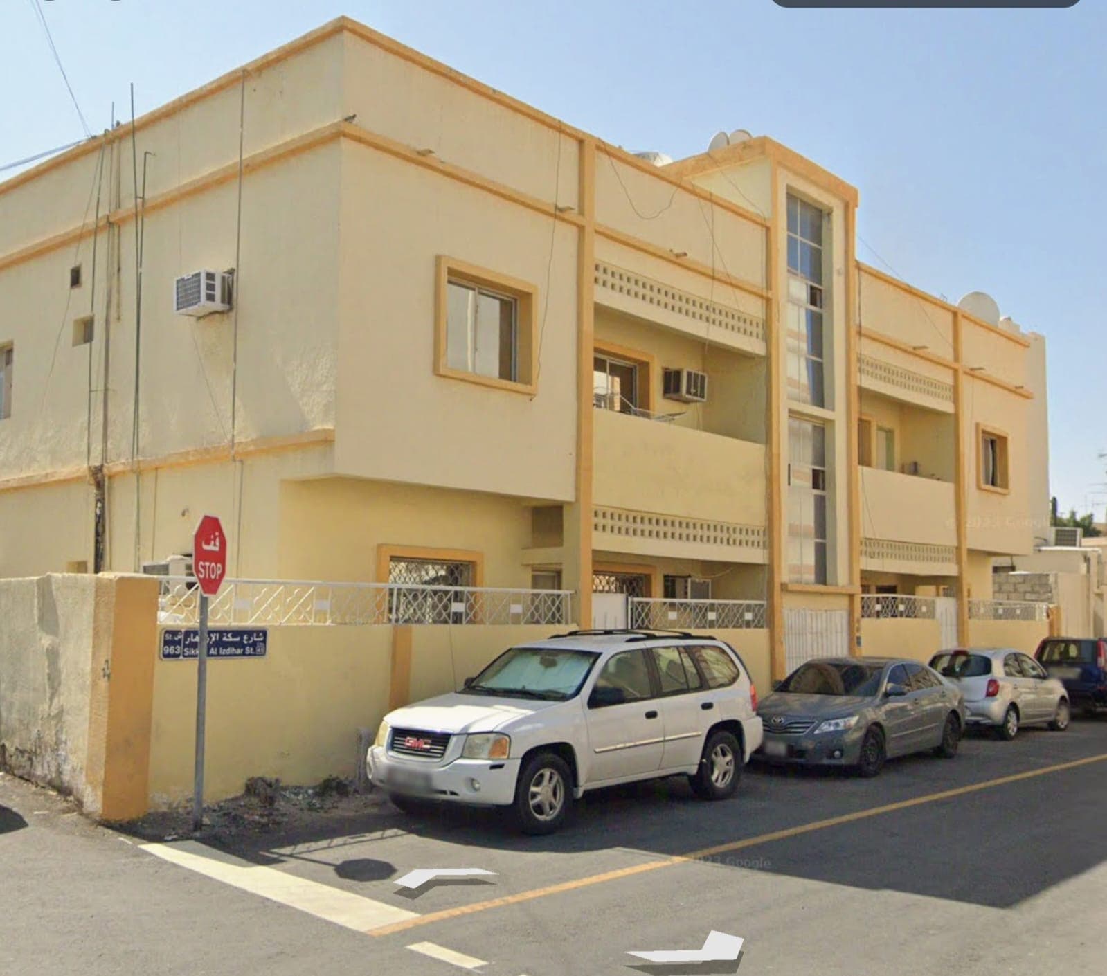 Residential Building for Sale in Airport