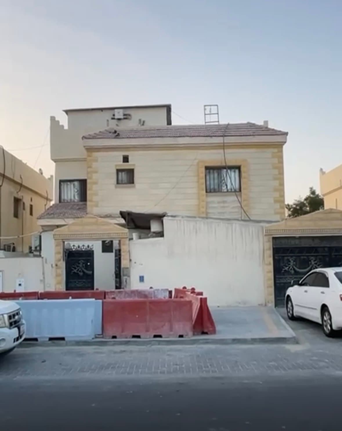 فيلا سكنية 8 غرف نوم للبيع في الخيسة 