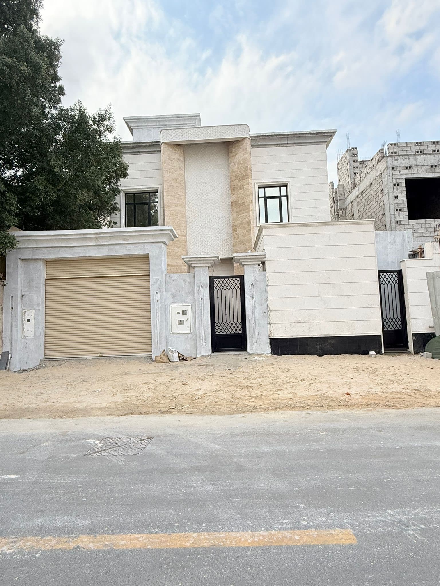 فيلا سكنية 8 غرف نوم للبيع في العزيزية