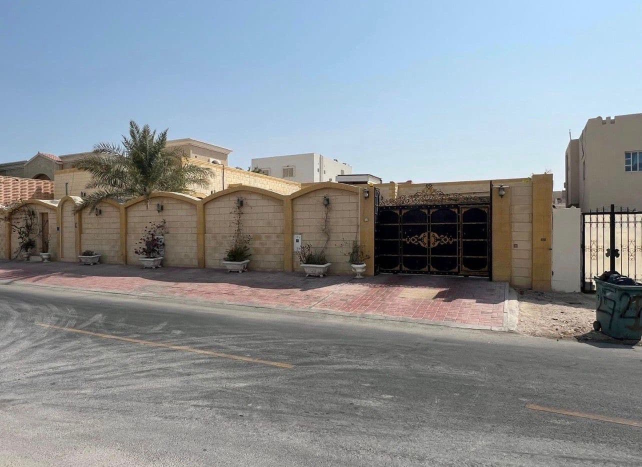 فيلا سكنية 6 غرف نوم للبيع في الوكرة