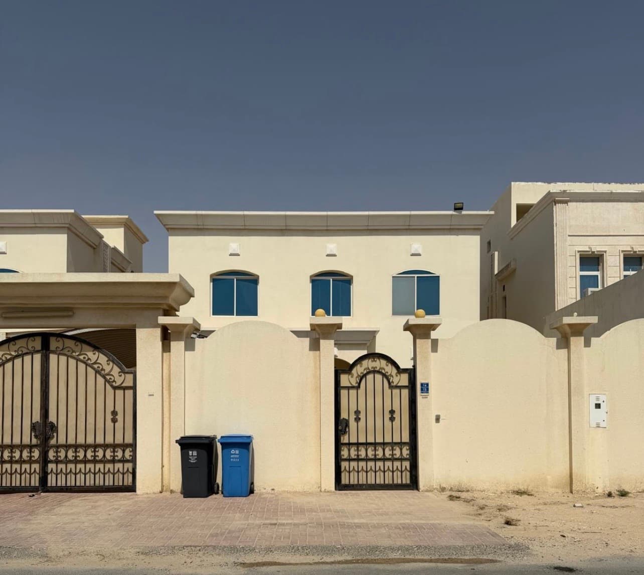 فيلا سكنية 8 غرف نوم للبيع في سميسمة 