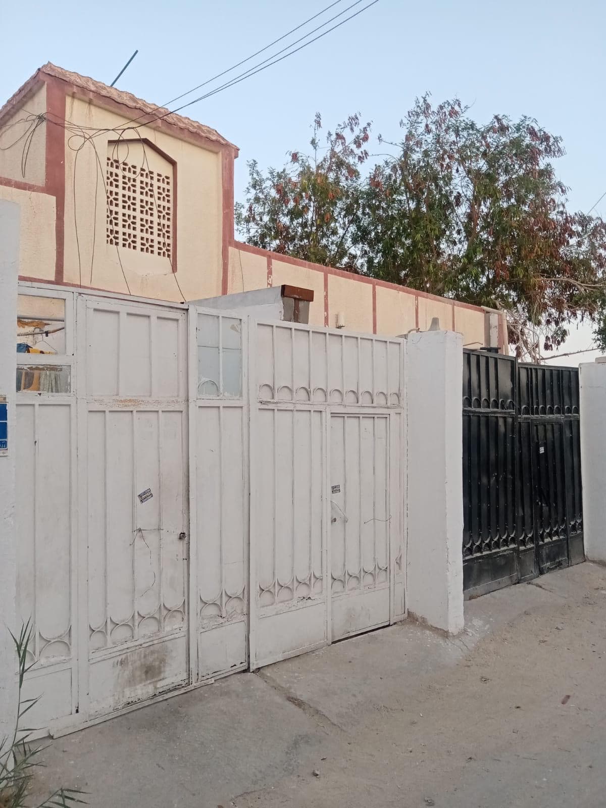 أرض سكنية للبيع في معيذر