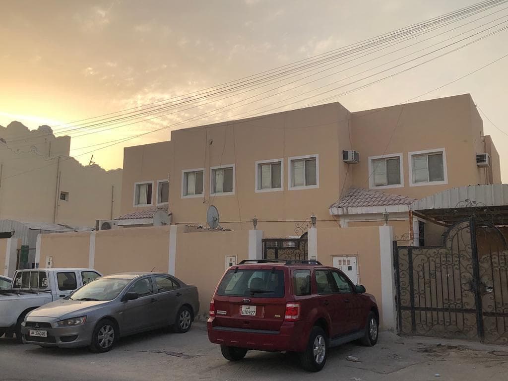 فيلا سكنية 8 غرف نوم للبيع في معيذر