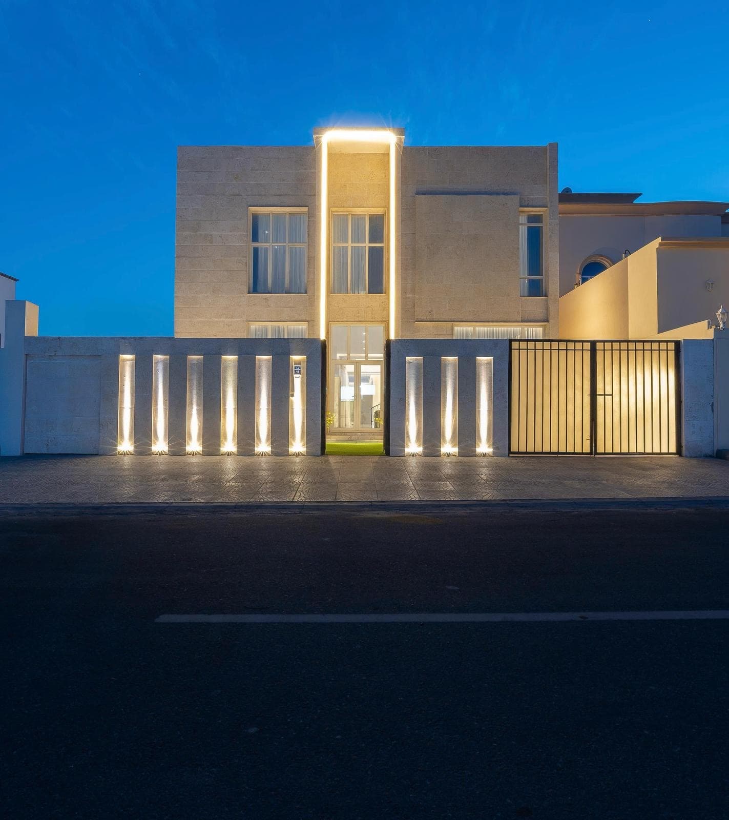 فيلا سكنية 7 غرف نوم للبيع في أبو ظلوف 