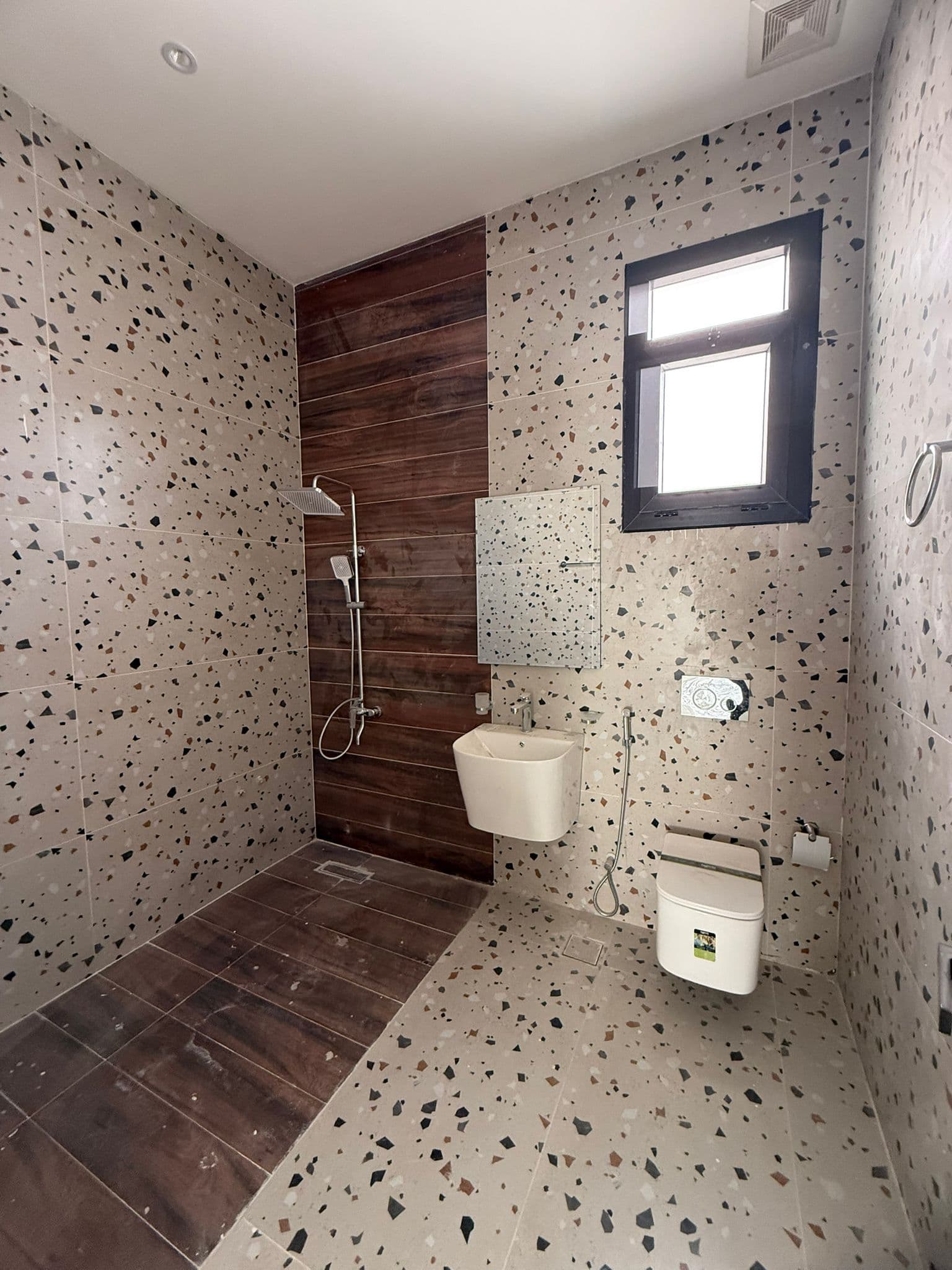 فيلا سكنية 8 غرف نوم للبيع في الجريان 