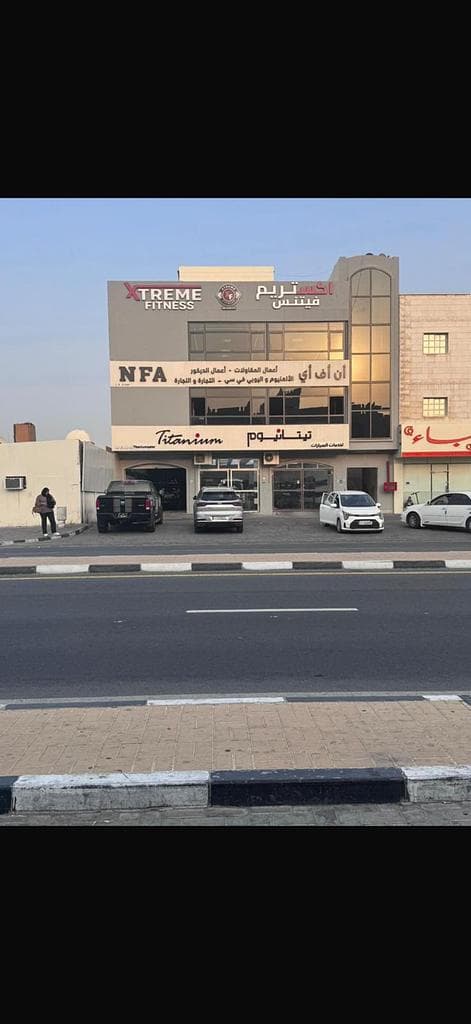 مبنى تجاري للبيع في العزيزية