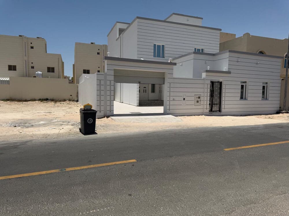 فيلا سكنية 8 غرف نوم للبيع في الوكرة