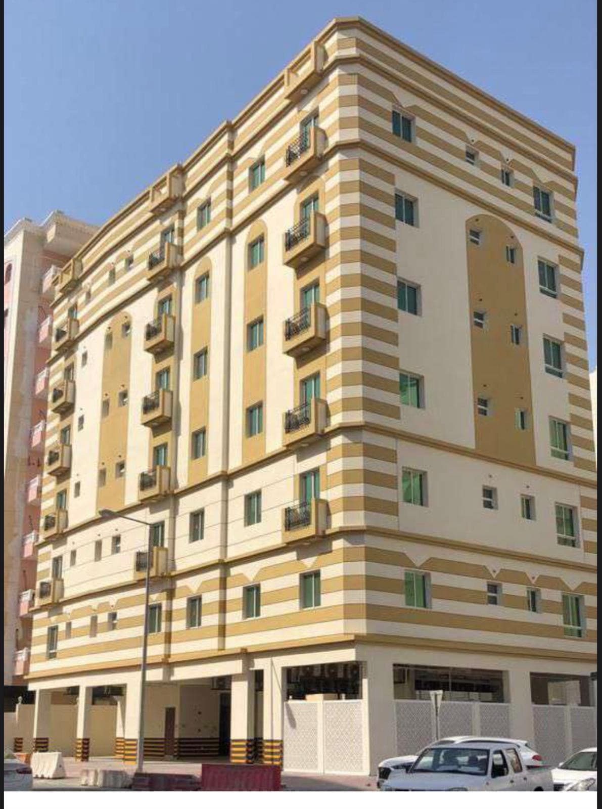 مبنى سكني للبيع
