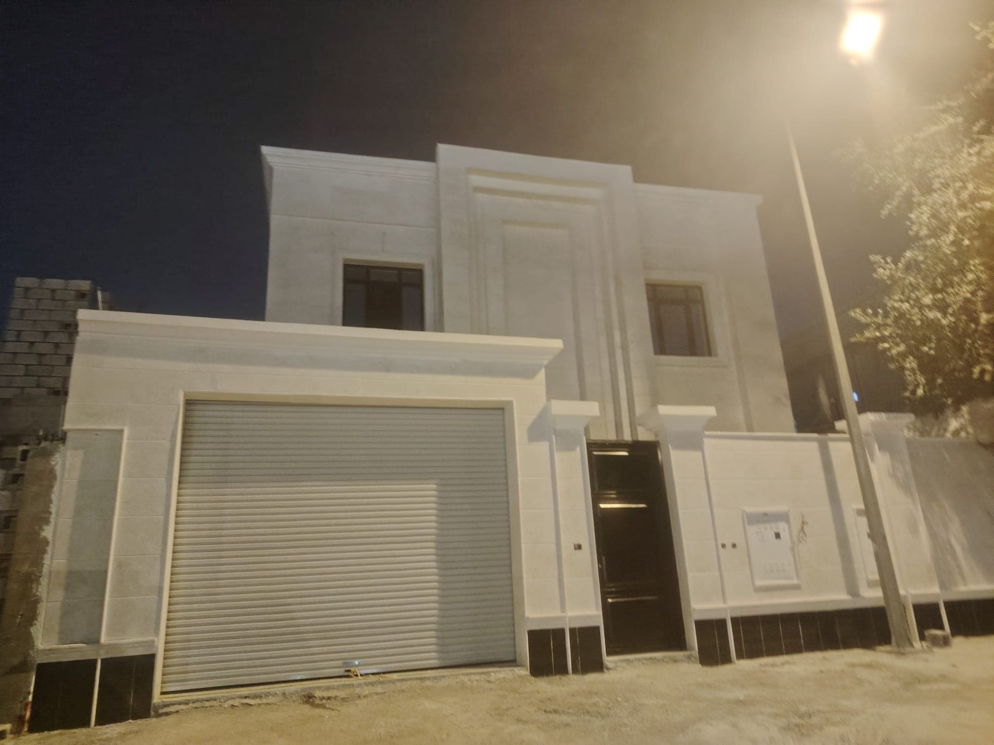 فيلا سكنية 8 غرف نوم للبيع في العزيزية