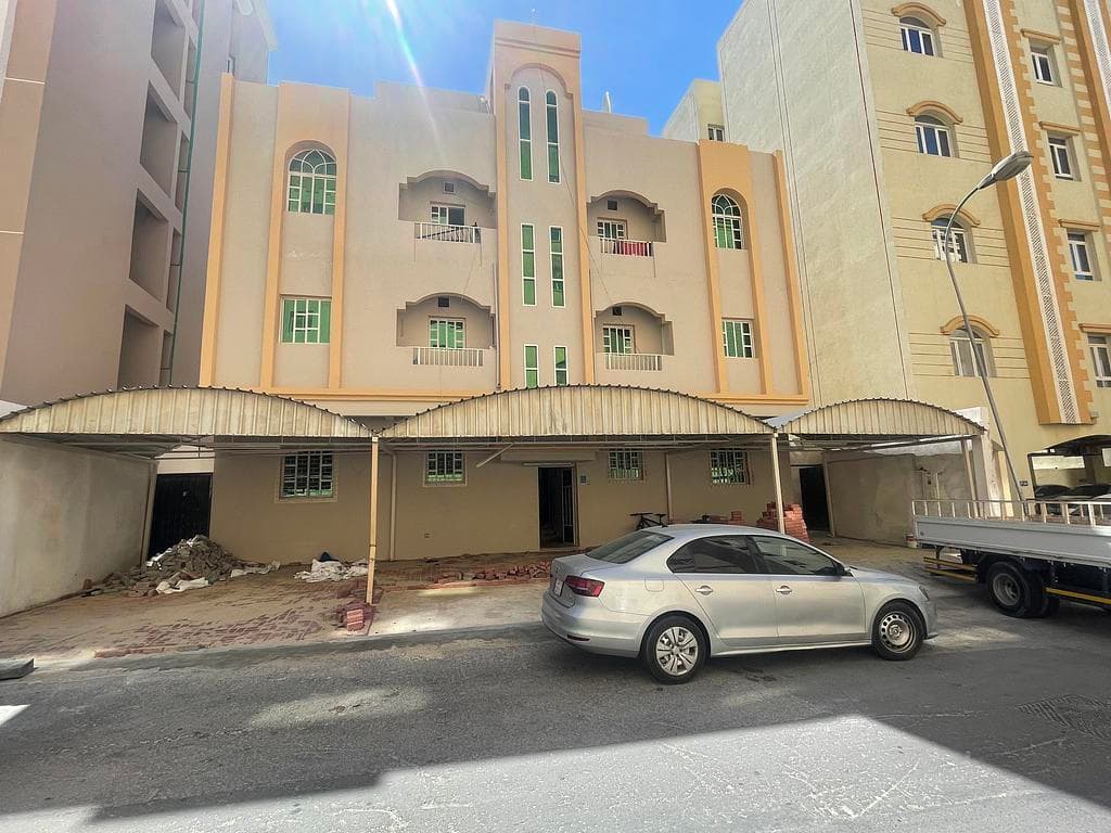مبنى سكني للبيع في روضة الخيل