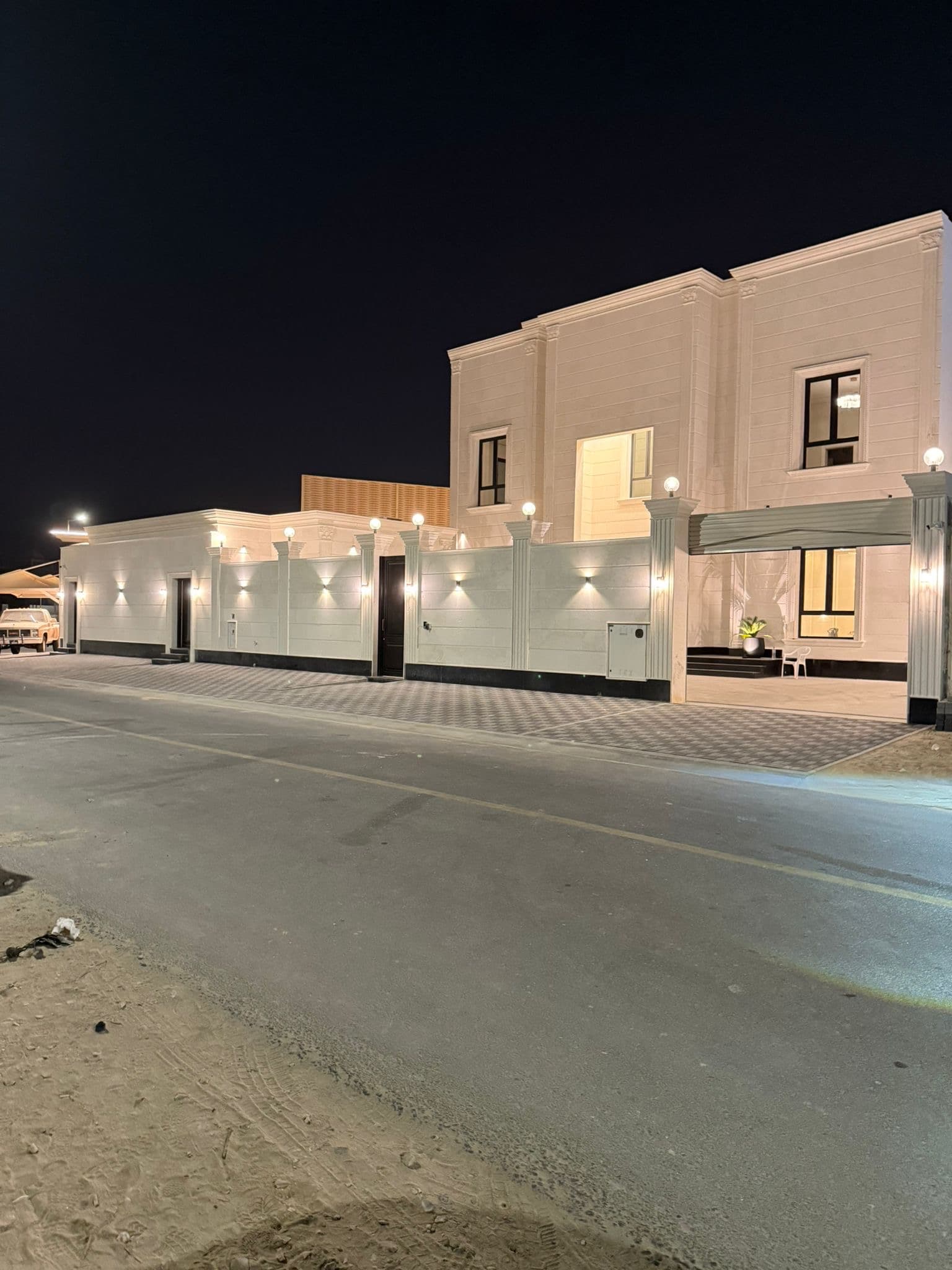 8 Bedroom Residential Villa for Sale in Umm Qarn