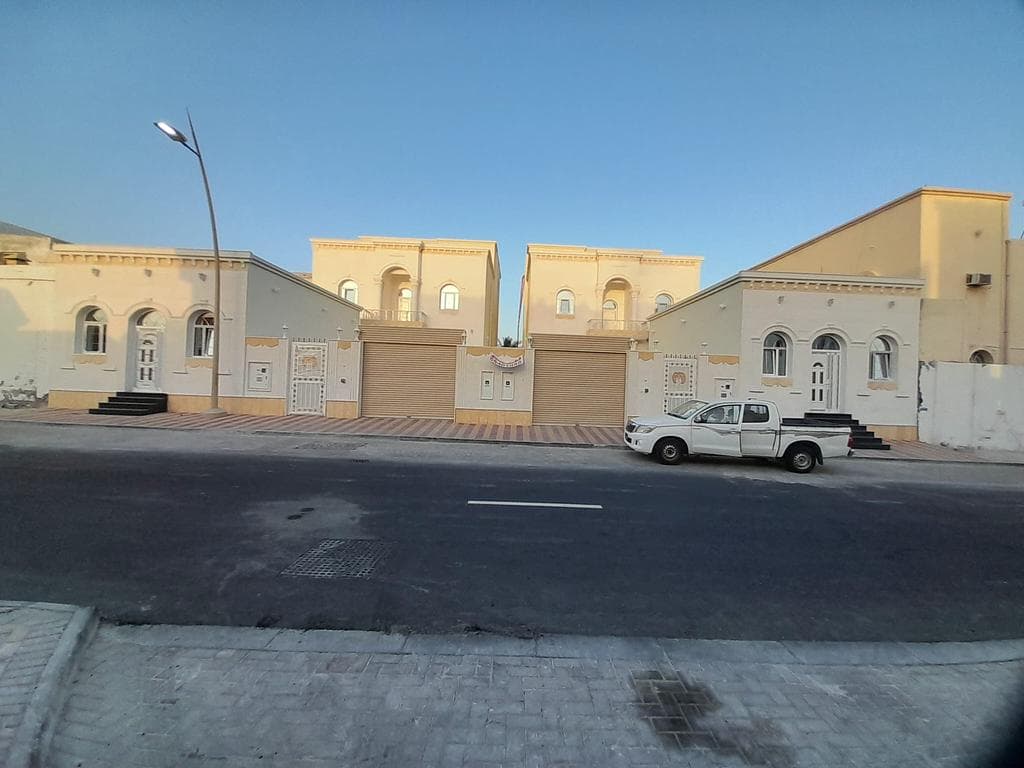 فيلا سكنية 8 غرف نوم للبيع في معيذر