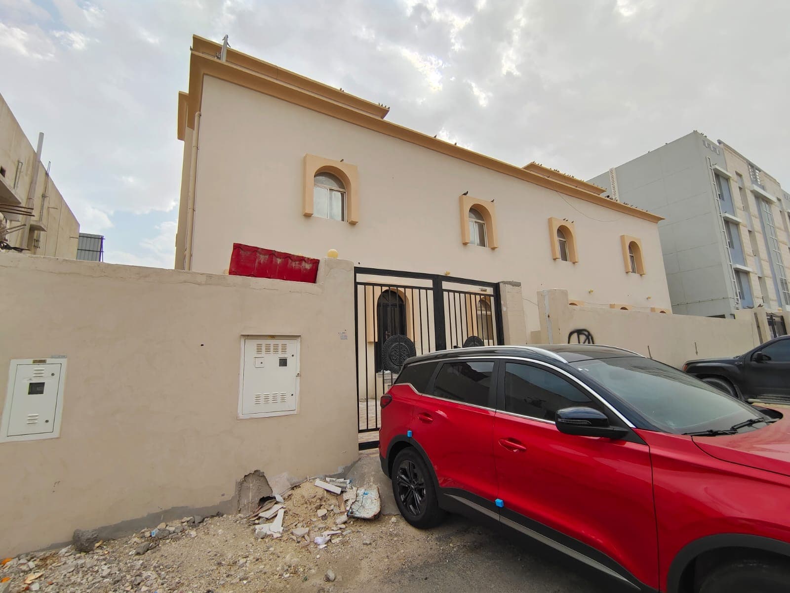 Commercial Building for Sale in Airport