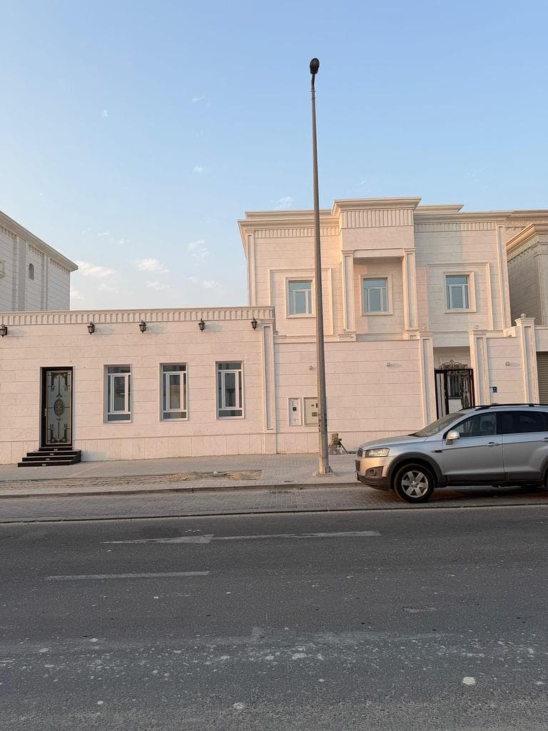 فيلا سكنية 8 غرف نوم للبيع في الوكير
