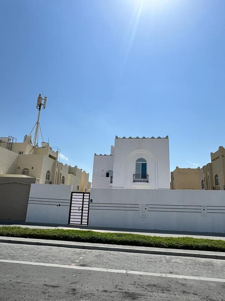 فيلا سكنية 6 غرف نوم للبيع في الوكير