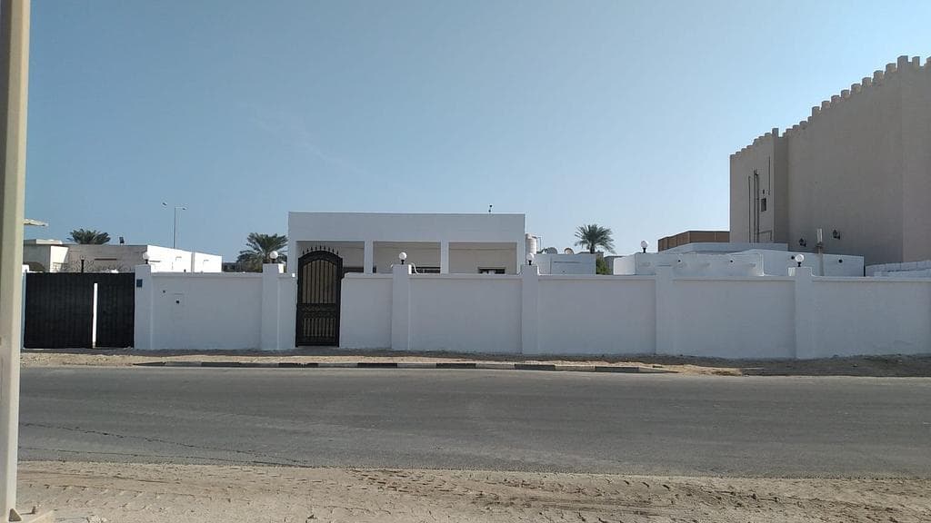 فيلا سكنية 4 غرف نوم للبيع في الرويس