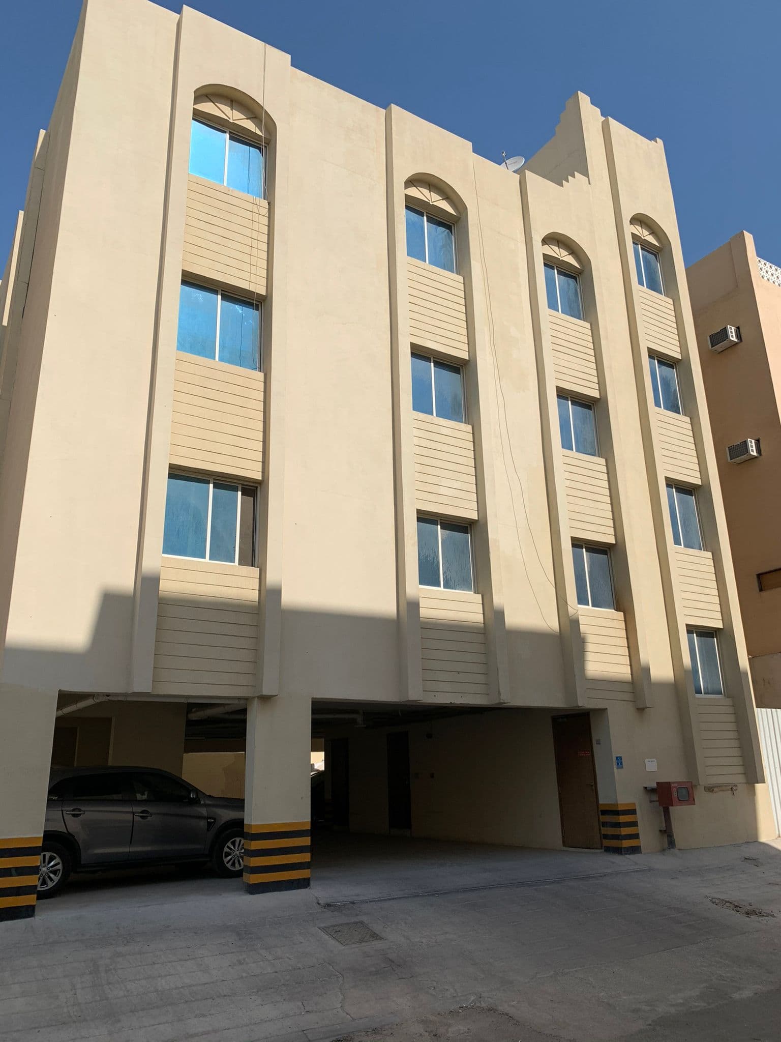مبنى سكني للبيع