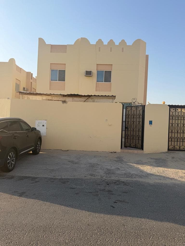 فيلا سكنية 4 غرف نوم للبيع في الخور