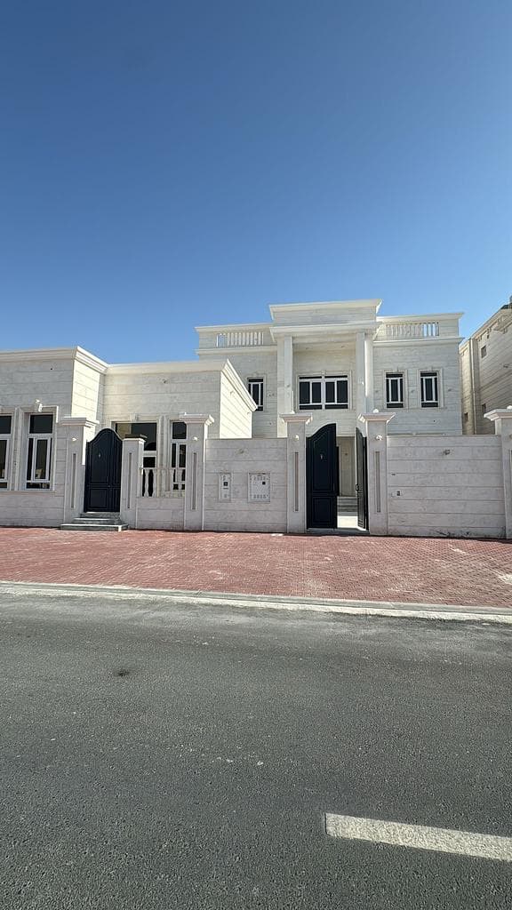 8 Bedroom Residential Villa for Sale in Al Themaid