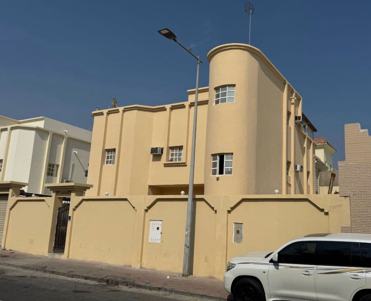 فيلا سكنية 7 غرف نوم للبيع في المطار