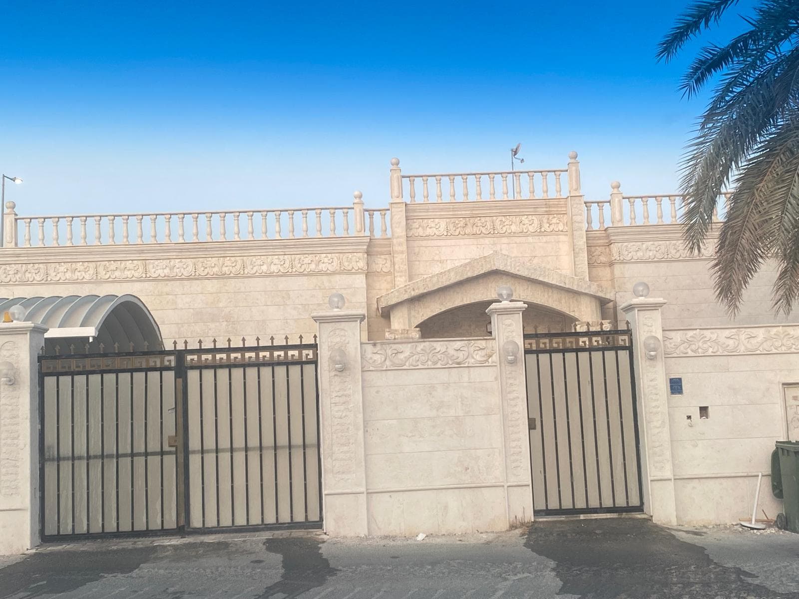 فيلا سكنية 4 غرف نوم للبيع في دحيل