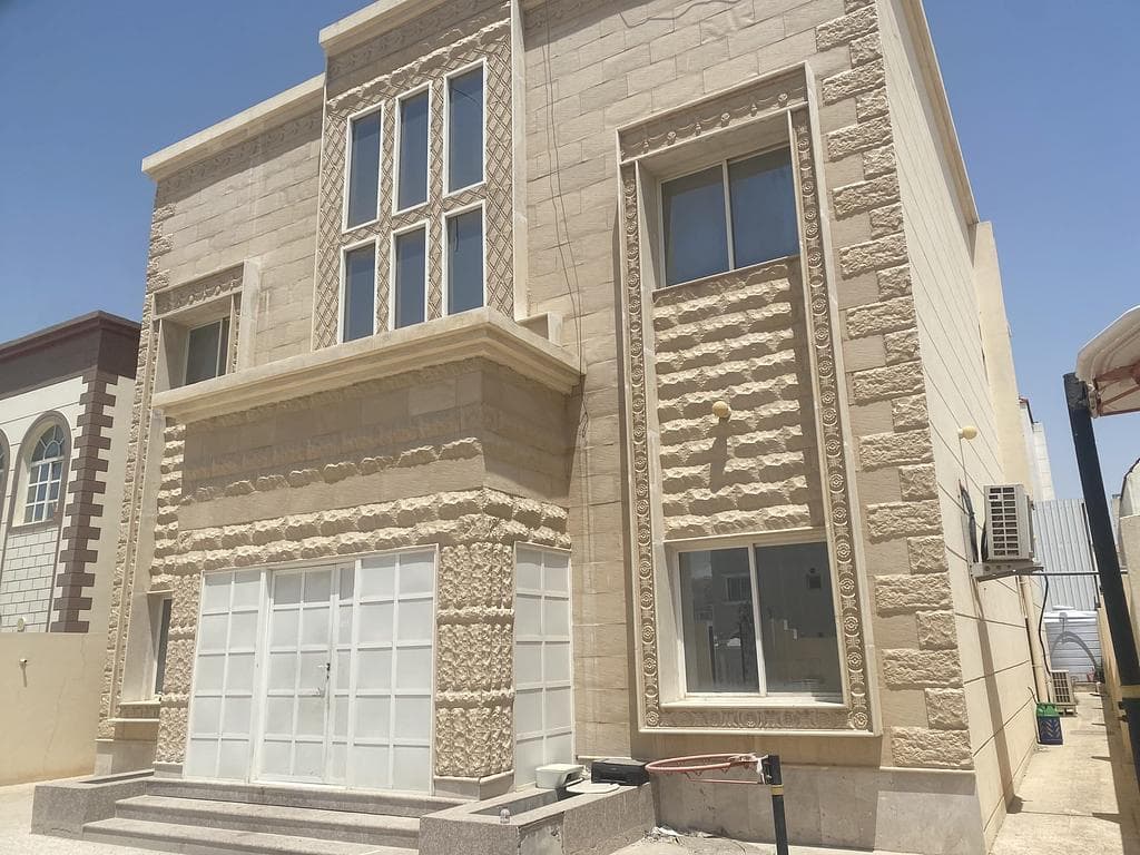 فيلا سكنية 8 غرف نوم للبيع في ام صلال علي