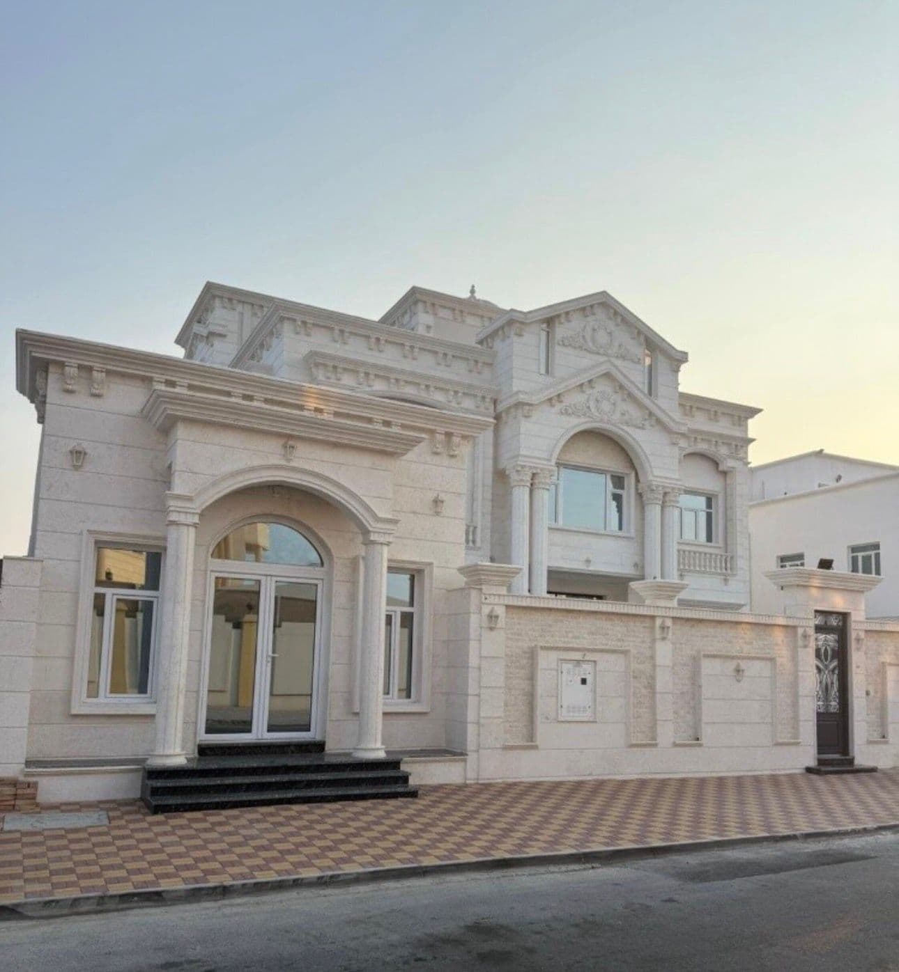 فيلا سكنية 8 غرف نوم للبيع في عنيزة (الخليج الغربي)
