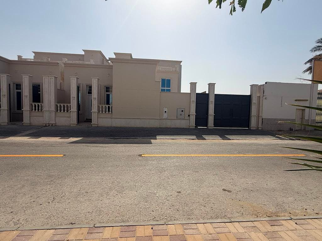 7 Bedroom Residential Villa for Sale in Umm Ebairiya