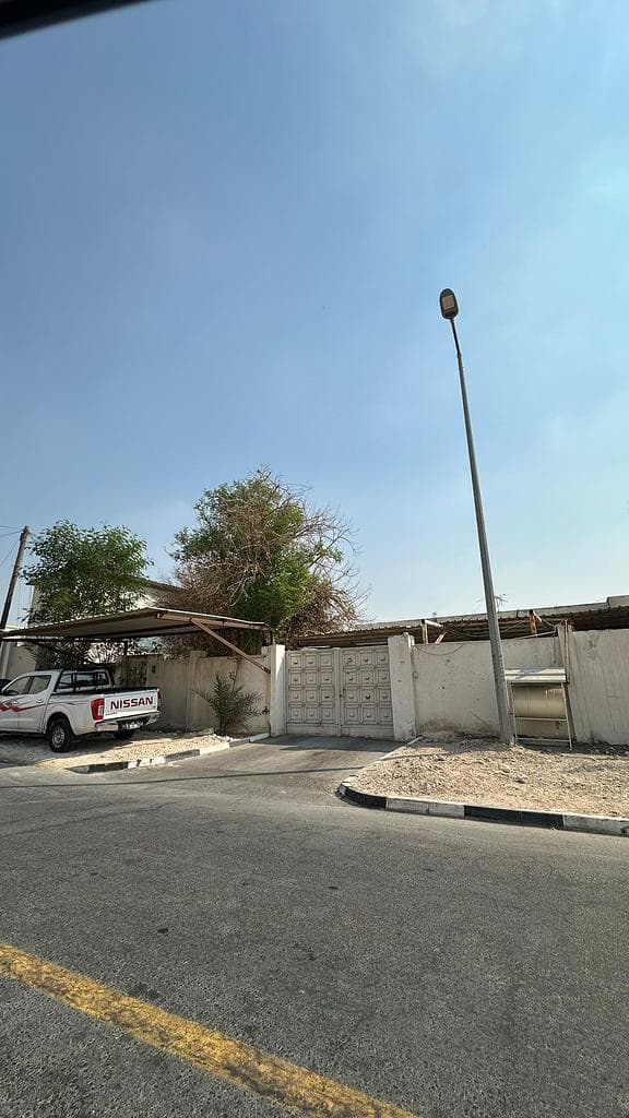 8 Bedroom Residential Villa for Sale in Al Aziziya